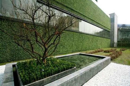 高層植物墻為什么更適合室外