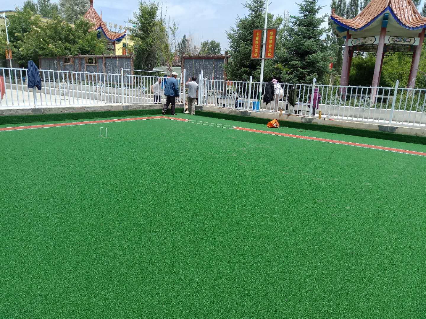 人造草坪的優(yōu)勢有什么呢？